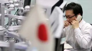 Nikkei Hits 65,000 as Oil Slides on Iran Talks Progress