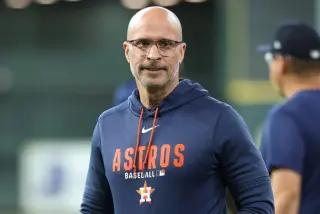 Mariners Interview Joe Espada Amidst Divisional Rivalry and Defensive Concerns