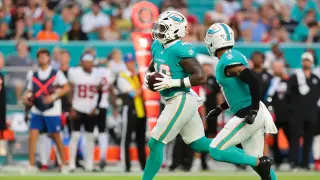 Bell Bursts Onto the Scene as Dolphins Fall in Final Preseason
