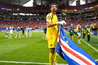 Vozinha’s World Cup saves propel him to 10M Instagram followers