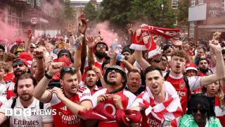 Gunners celebrate Premier League title with massive north London parade