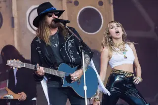 Cyrus clan backs Miley’s name-change as she primes new album era