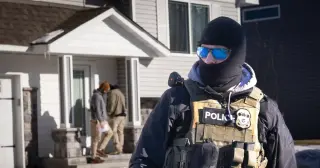 Venice Debut Highlights Community Resistance to ICE Raids
