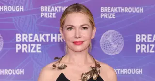 Julia Stiles Clears Heath Ledger Tribute with Michelle Williams Amid Cast Reunion