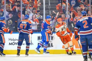 Oilers ride McDavid-Draisaitl duo to keep playoff hopes alive