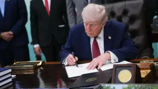 Trump eyes escalating tariffs on generics to push U.S. production onshore