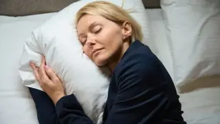Huberman’s 30-Second Breathing Technique Targets Early Morning Wake-Ups