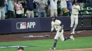 Chourio's Walk-Off Single Caps Brewers' 4-3 Win, Securing 2-0 NLDS Lead