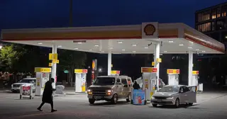 Oil surge, higher yields weigh on markets as Iran tensions persist