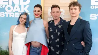 Anne Hathaway’s Baby Bump Takes Center Stage at The End of Oak Street Premiere