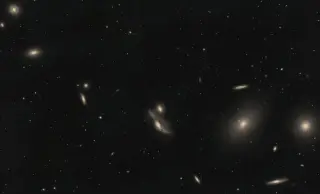 Backyard astronomer captures dramatic Eyes in Markarian's Chain