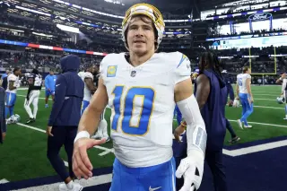 Chargers’ 2026 schedule opens with a friendly start before a brutal early gauntlet