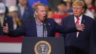 Trump's Midterm Rallies Focus on Candidates' Physical Appearance, Ignoring Policy
