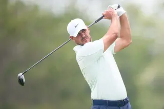 Koepka Ties for Lead at RBC Canadian Open Amid Roaring Canadian Crowd