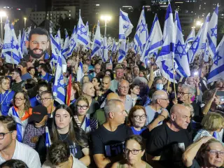 Tel Aviv Rally Demands Independent Inquiry as Israel Approaches Election Deadlock