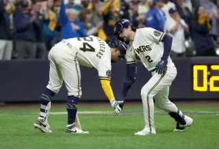 Brewers Defeat Dodgers 2-1 in NLCS Opener, Ending Sweep Streak