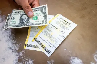 Powerball near-$1B prize after no-winner in $905M drawing