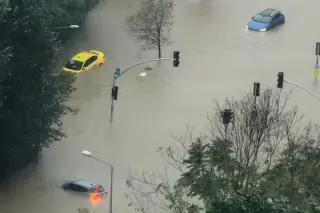Istanbul Paralyzed by Record Rainfall: Two Dead, Schools Closed