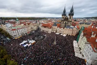 Czech Protesters Defy Babiš's 4:36 AM Media Funding Vote