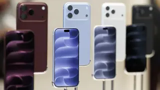 Apple Confirms AT&T-Specific Glitch Forces Free Replacements for iPhone 18 Pro Max