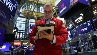 BoE Official Warns Markets Are Overvalued and May Correct