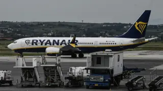 Ryanair cautions on difficult winter as fuel costs surge and profits fall
