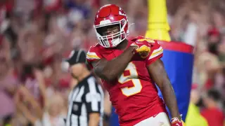 Kenneth Walker Delivers in Chiefs Debut, Earning Reid’s Trust