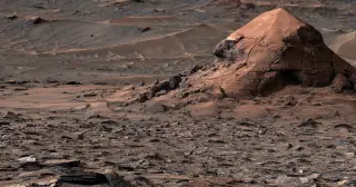 Martian Horizons: Curiosity Captures Miraflores Butte and Honeycomb Terrain in Stunning Panoramas