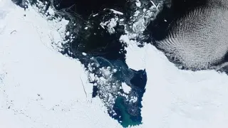 Satellite Data Confirms 12 Trillion Tons of Ice Lost from Polar Sheets Since 1979