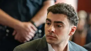 Unsealed bodycam footage reveals the moment police identified Luigi Mangione in a Pennsylvania McDonald's