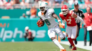 Dolphins Seek First Win Against Undefeated Vikings Without Jefferson