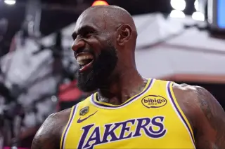 LeBron Seizes the Moment as Lakers Silence the Rockets in Game 6