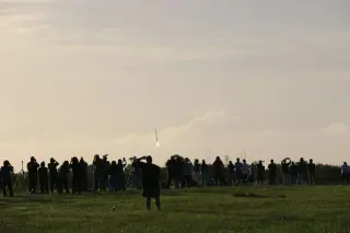 Falcon Heavy boosters land back after Roman Telescope launch