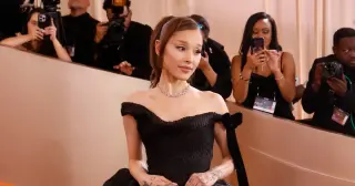 Ariana Grande to pause public life after scrutiny