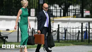 Public records reveal Trump’s $157k holiday cash gifts to four White House aides