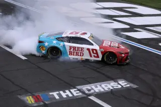 Briscoe edges Bell by 0.029s in Charlotte photo finish as Larson holds Chase lead