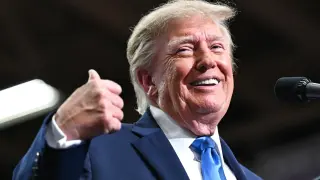 Trump ties $5,000 dividend to GOP midterm victory as cash payouts begin