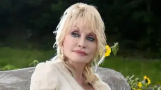 Dolly Parton’s Estate Sues Nephew Over Alleged Extortion as Family Divides