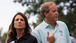 Angela Paxton urges GOP women to vote for party despite husband's scandal