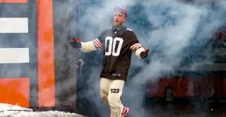 Paul bets he’d thrive in the NFL while doubling down on boxing bravado