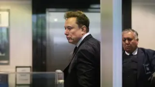 Paramount Weighs Elon Musk for Equity Stake as Warner Bros. Merger Nears Close