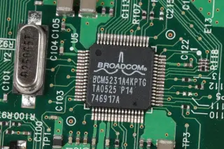 Broadcom’s AI Push Fires Upward Bets Even as Shares Slip