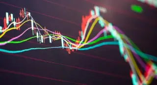 Markets Steady as Middle East Hopes and Earnings Drive Sentiment