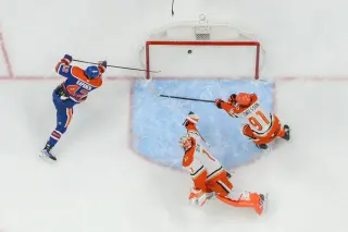 McDavid Silent, Oilers Win: Playoff Spotlight on Star Power