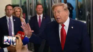 Trump blasts CNN at UN as White House press ban heads to court