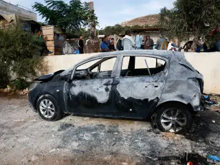 Settlers Block Court-Ordered Return of Palestinian Family in West Bank