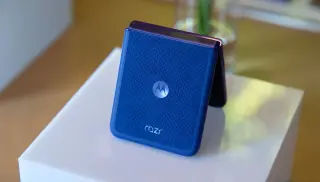 Motorola's Android 17 rollout begins with Razr Ultra, bringing Qira AI and Dynamic Island-style updates