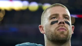 Zach Ertz Returns to Eagles, Signs on Practice Squad