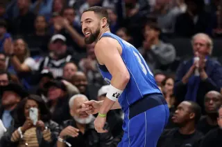 Klay Thompson signs with Heat on two-year deal, chasing historic 3-point mark
