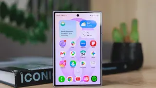 Samsung’s Z Fold 8 outshines iPhone Duo in design polls despite Apple’s software flair